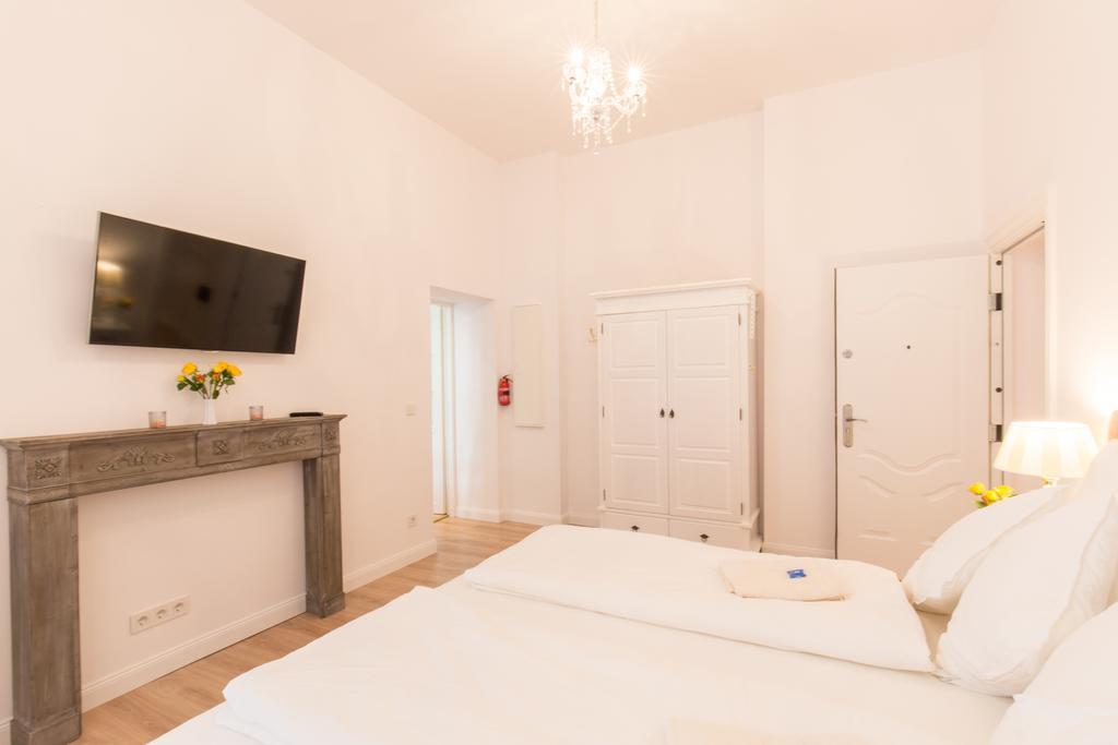 Fritz By Rockchair Apartments L Superhost Status L 3 Bedrooms Boxspringbeds 2 Bathrooms 2 Kitchen - Cozy Family & Business Flair Welcomes You! Berlin Bagian luar foto