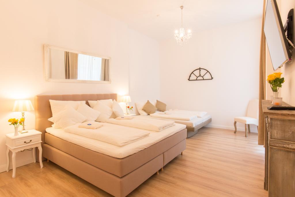 Fritz By Rockchair Apartments L Superhost Status L 3 Bedrooms Boxspringbeds 2 Bathrooms 2 Kitchen - Cozy Family & Business Flair Welcomes You! Berlin Bagian luar foto