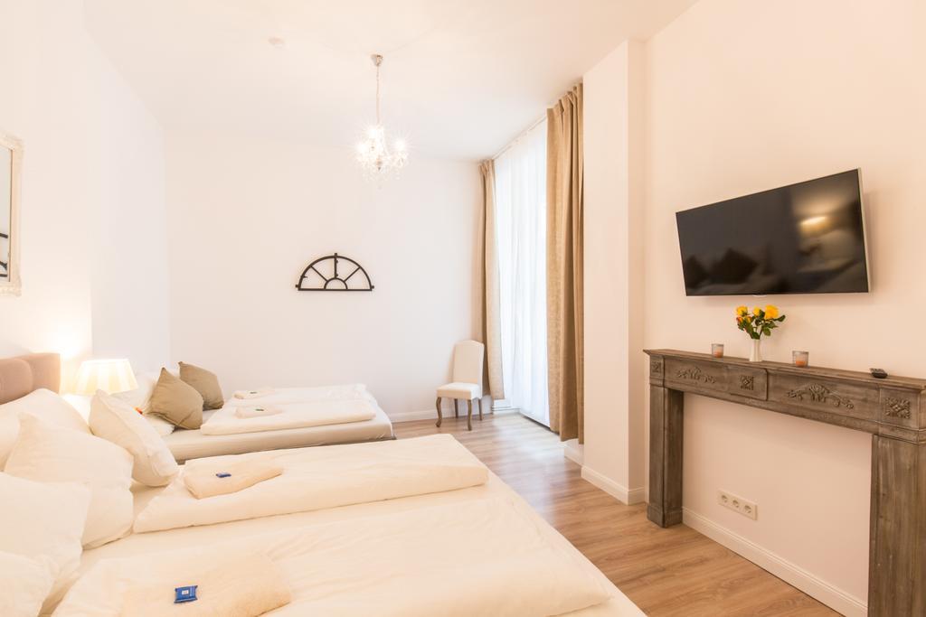 Fritz By Rockchair Apartments L Superhost Status L 3 Bedrooms Boxspringbeds 2 Bathrooms 2 Kitchen - Cozy Family & Business Flair Welcomes You! Berlin Bagian luar foto